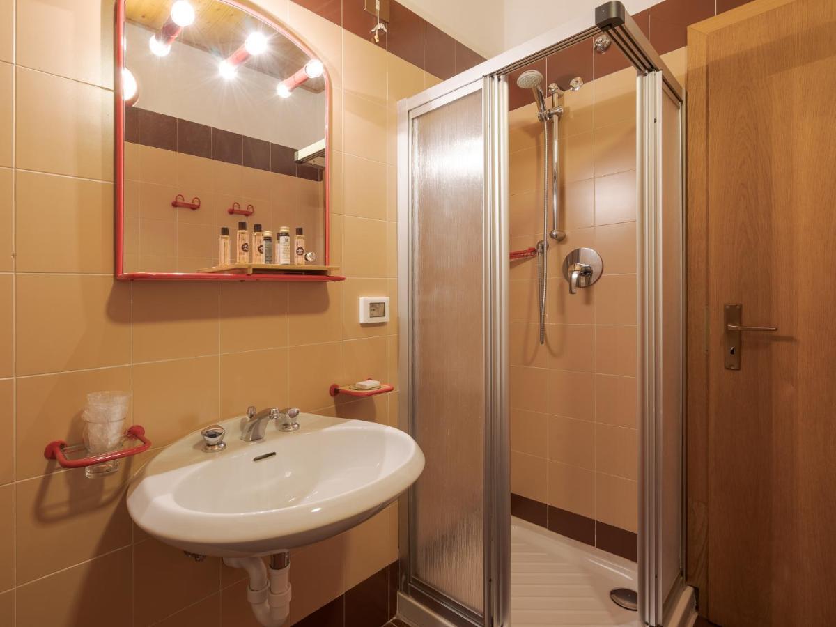 Апарт отель Residenza 3-Tre Мадонна-ди-Кампильо Экстерьер фото